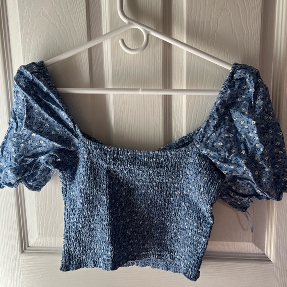 Chic Blue Floral Women's Blouse - Picture 2 of 2